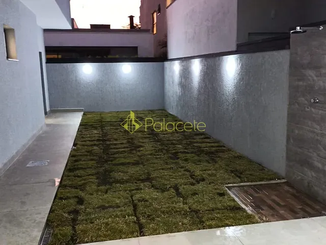 Casa 3 quartos e 2 banheiros, à venda, no bairro Piracangaguá em Taubaté