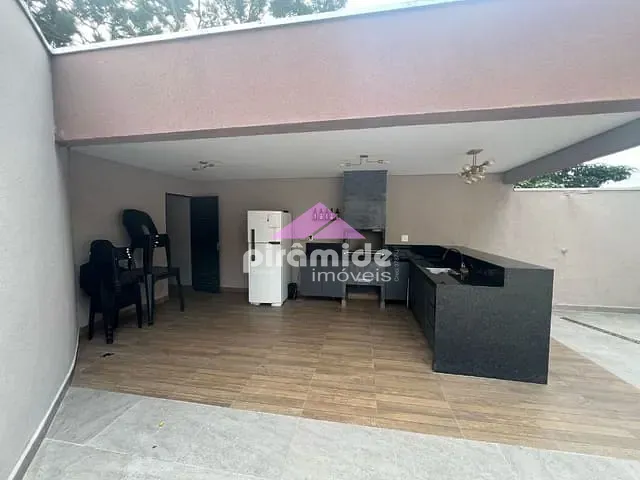 Casa com 190m² 3 quartos e 2 banheiros, à venda, no bairro Jardim Rodolfo em São José dos Campos