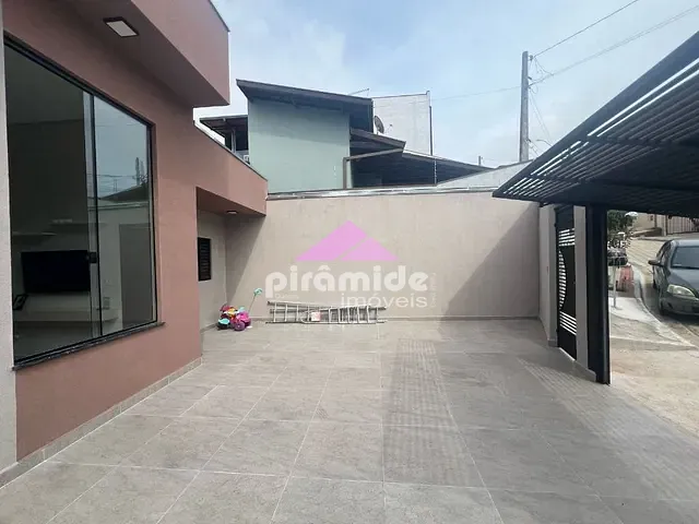 Casa com 190m² 3 quartos e 2 banheiros, à venda, no bairro Jardim Rodolfo em São José dos Campos