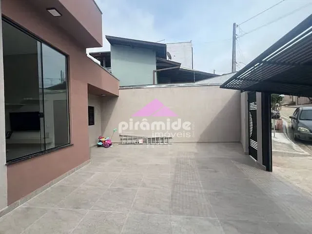 Casa com 190m² 3 quartos e 2 banheiros, à venda, no bairro Jardim Rodolfo em São José dos Campos
