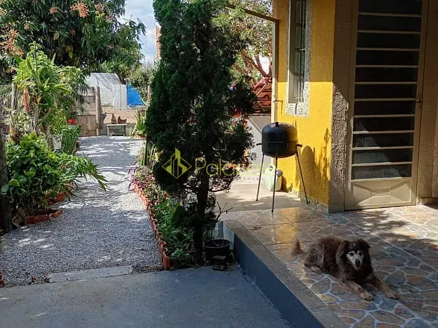 Sobrado com 649m² 2 quartos e 2 banheiros, à venda, no bairro Feital em Pindamonhangaba