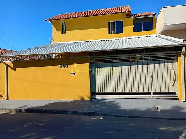 Sobrado com 649m² 2 quartos e 2 banheiros, à venda, no bairro Feital em Pindamonhangaba