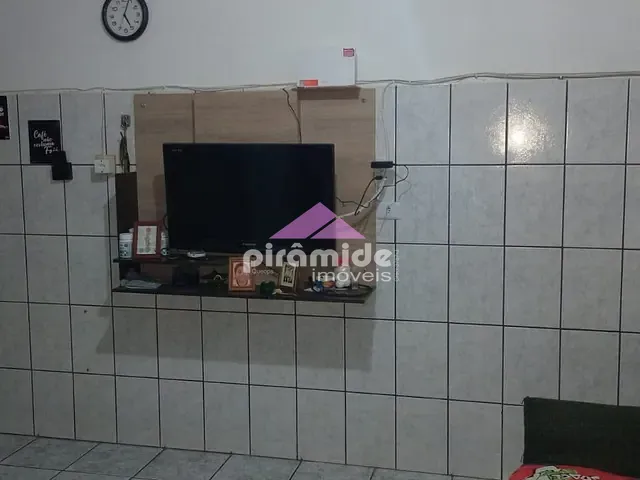 Casa com 170m² 3 quartos e 2 banheiros, à venda, no bairro Perequê Mirim em Caraguatatuba