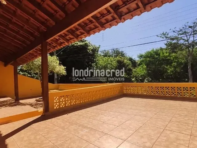 Casa com 292m² 2 quartos e 3 banheiros, à venda, no bairro Lindóia em Londrina