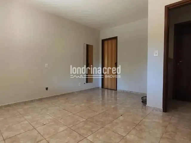 Casa com 292m² 2 quartos e 3 banheiros, à venda, no bairro Lindóia em Londrina