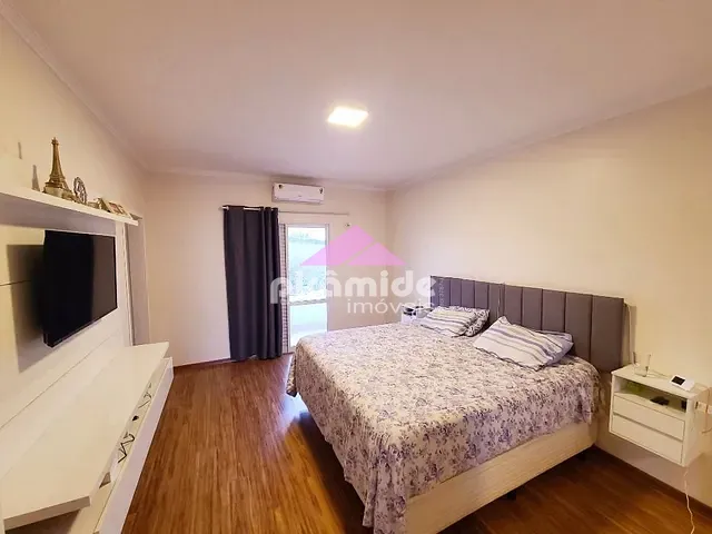 Casa com 343m² 3 quartos e 5 banheiros, à venda, no bairro Vila Paiva em São José dos Campos