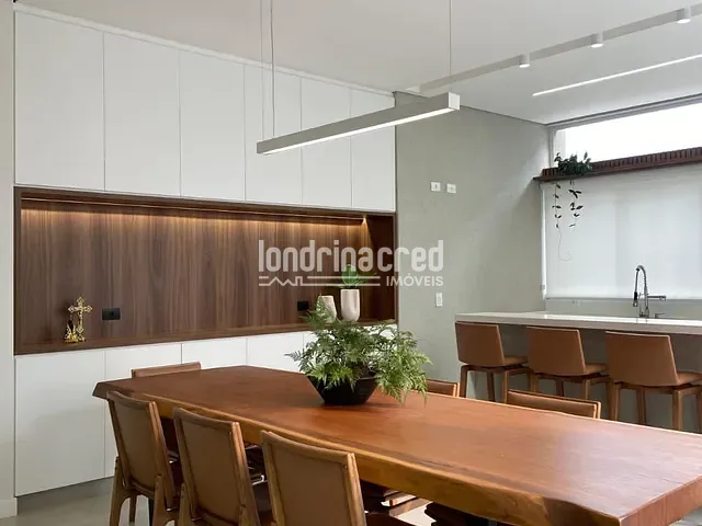 Casa com 287m² 4 quartos e 5 banheiros, à venda, no bairro CONDOMÍNIO ARANGUÁ em Londrina