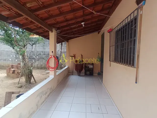 Casa com 300m² 3 quartos e 2 banheiros, à venda, no bairro Residencial e Comercial Laerte Asumpção em Pindamonhangaba