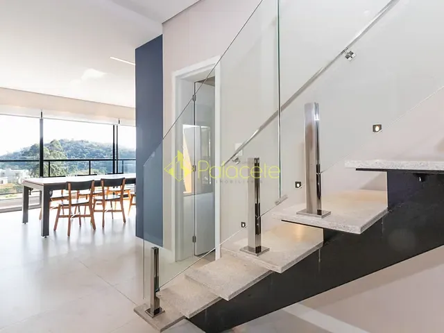 Casa com 1034m² 3 quartos e 4 banheiros, à venda, no bairro Santo Antonio do Pinhal em Santo Antônio do Pinhal