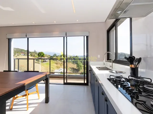 Casa com 1034m² 3 quartos e 4 banheiros, à venda, no bairro Santo Antonio do Pinhal em Santo Antônio do Pinhal