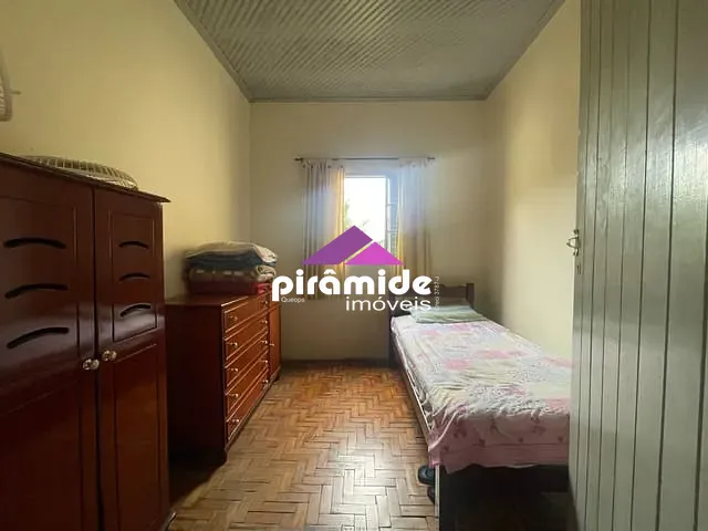 Casa com 357m² 2 quartos e 1 banheiro, à venda, no bairro Santana em São José dos Campos