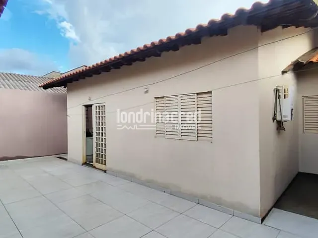 Casa com 250m² 3 quartos e 3 banheiros, à venda, no bairro Jardim Maria Celina em Londrina