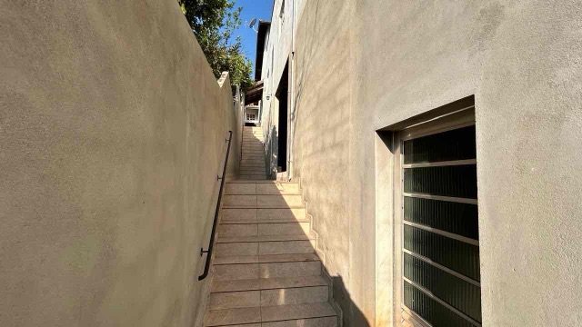 Sobrado com 349m² 3 quartos e 2 banheiros, à venda, no bairro Granjas Santa Terezinha em Taubaté