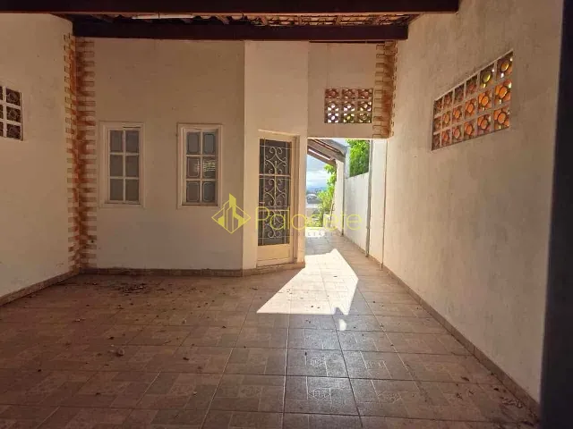 Sobrado com 349m² 3 quartos e 2 banheiros, à venda, no bairro Granjas Santa Terezinha em Taubaté
