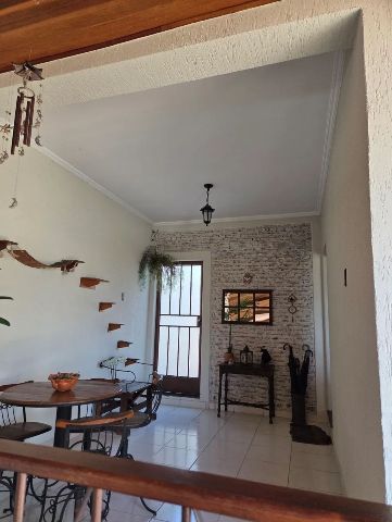 Casa 3 quartos e 3 banheiros, à venda, no bairro Tabaú em Pindamonhangaba