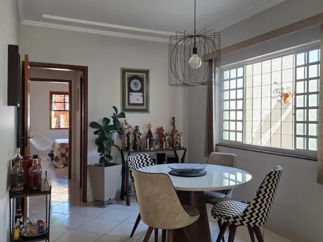 Casa 3 quartos e 3 banheiros, à venda, no bairro Tabaú em Pindamonhangaba