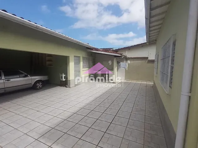 Casa com 270m² 3 quartos e 1 banheiro, à venda, no bairro Caputera em Caraguatatuba