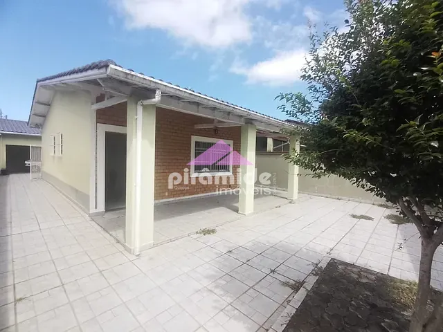 Casa com 270m² 3 quartos e 1 banheiro, à venda, no bairro Caputera em Caraguatatuba