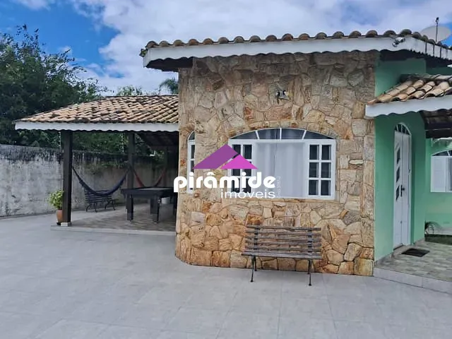 Casa com 444m² 2 quartos e 2 banheiros, à venda, no bairro Pontal de Santa Marina em Caraguatatuba