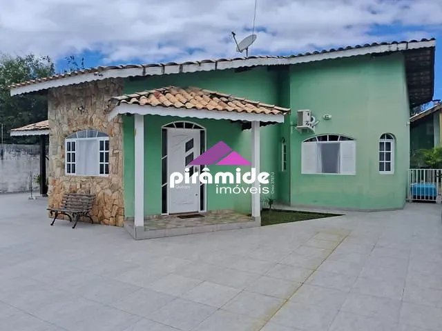 Casa com 444m² 2 quartos e 2 banheiros, à venda, no bairro Pontal de Santa Marina em Caraguatatuba