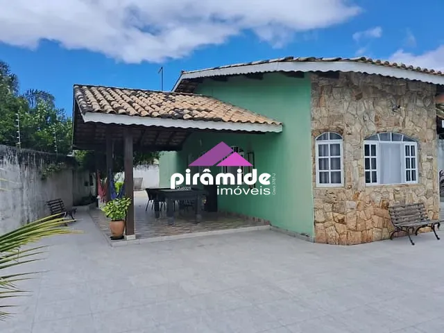 Casa com 444m² 2 quartos e 2 banheiros, à venda, no bairro Pontal de Santa Marina em Caraguatatuba