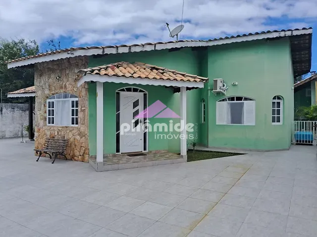 Casa com 444m² 2 quartos e 2 banheiros, à venda, no bairro Pontal de Santa Marina em Caraguatatuba