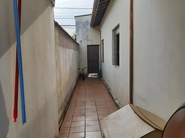 Casa com 250m² 3 quartos e 1 banheiro, à venda, no bairro Jardim Rosely em Pindamonhangaba