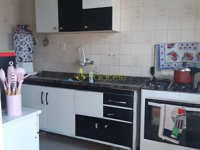 Casa com 250m² 3 quartos e 1 banheiro, à venda, no bairro Jardim Rosely em Pindamonhangaba