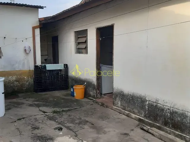 Casa com 250m² 3 quartos e 1 banheiro, à venda, no bairro Jardim Rosely em Pindamonhangaba
