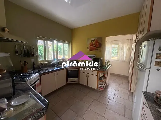 Casa com 450m² 4 quartos e 4 banheiros, à venda, no bairro Jardim Nova América em São José dos Campos