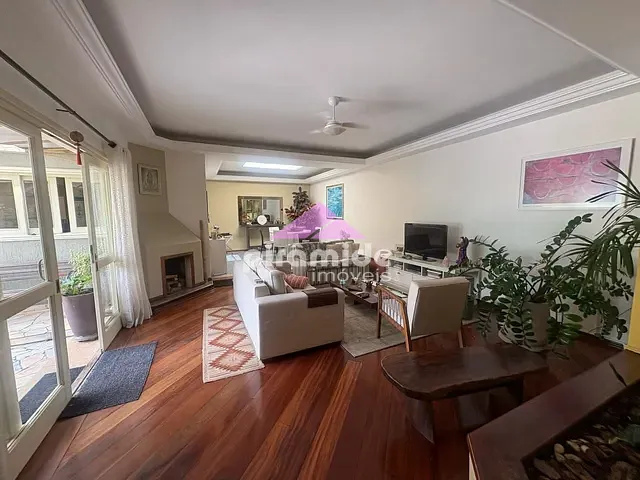 Casa com 450m² 4 quartos e 4 banheiros, à venda, no bairro Jardim Nova América em São José dos Campos