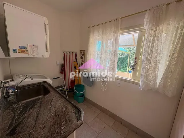 Casa com 450m² 4 quartos e 4 banheiros, à venda, no bairro Jardim Nova América em São José dos Campos