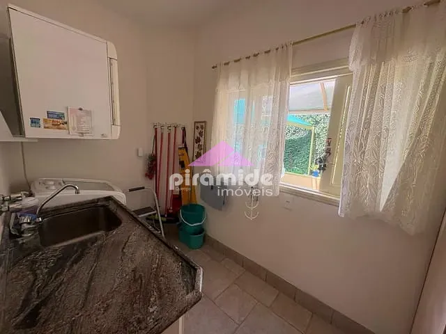 Casa com 450m² 4 quartos e 4 banheiros, à venda, no bairro Jardim Nova América em São José dos Campos