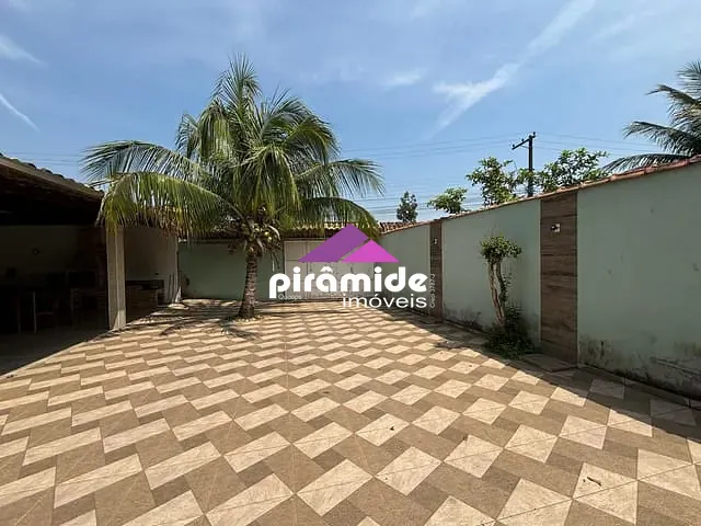 Casa com 386m² 3 quartos e 3 banheiros, à venda, no bairro Pontal de Santa Marina em Caraguatatuba