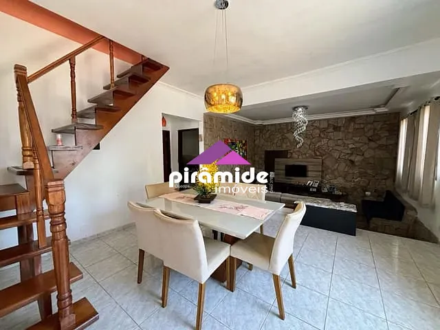 Casa com 386m² 3 quartos e 3 banheiros, à venda, no bairro Pontal de Santa Marina em Caraguatatuba