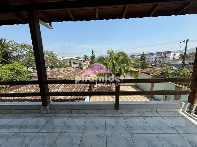 Casa com 386m² 3 quartos e 3 banheiros, à venda, no bairro Pontal de Santa Marina em Caraguatatuba