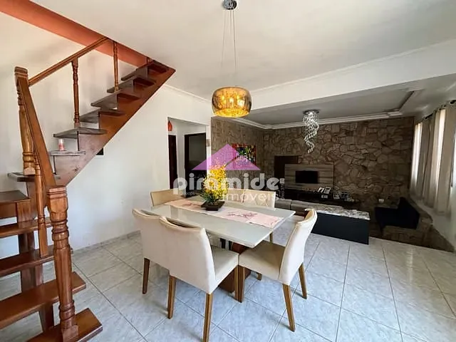 Casa com 386m² 3 quartos e 3 banheiros, à venda, no bairro Pontal de Santa Marina em Caraguatatuba