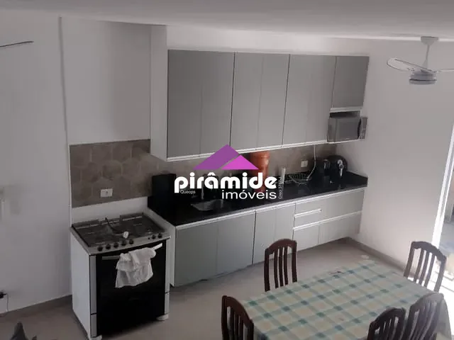 Casa com 107m² 2 quartos e 1 banheiro, à venda, no bairro Pontal de Santa Marina em Caraguatatuba