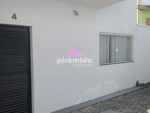 Casa com 107m² 2 quartos e 1 banheiro, à venda, no bairro Pontal de Santa Marina em Caraguatatuba