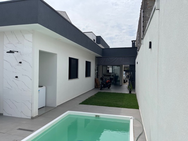 Casa com 200m² 2 quartos e 2 banheiros, à venda, no bairro Residencial Parque das Palmeiras em Pindamonhangaba