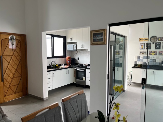 Casa com 200m² 2 quartos e 2 banheiros, à venda, no bairro Residencial Parque das Palmeiras em Pindamonhangaba