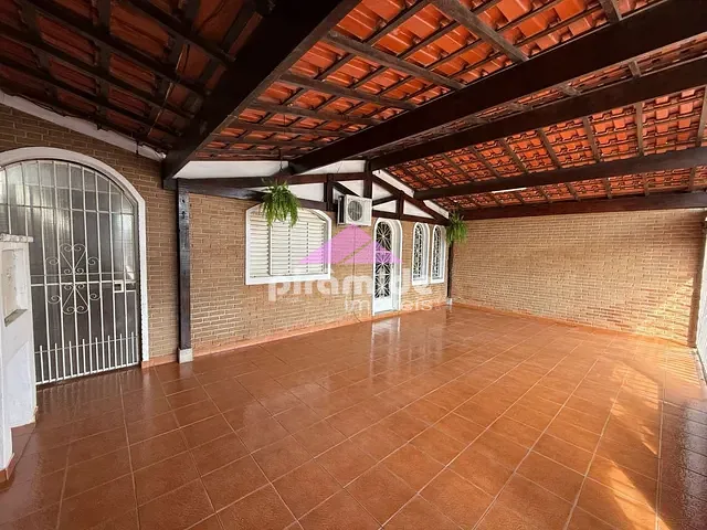 Casa com 274m² 3 quartos e 3 banheiros, à venda, no bairro Vila Nair em São José dos Campos