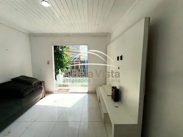 Casa 3 quartos e 2 banheiros, para alugar, no bairro Jardim Elvira em Osasco