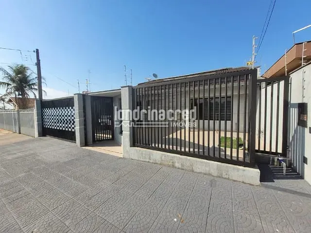 Casa com 378m² 3 quartos e 4 banheiros, à venda, no bairro Brasília em Londrina
