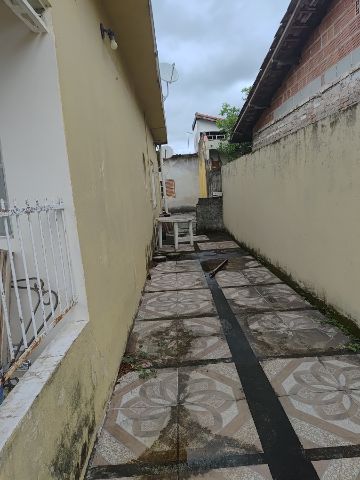 Casa com 270m² 3 quartos e 1 banheiro, à venda, no bairro Vila Rica em Pindamonhangaba