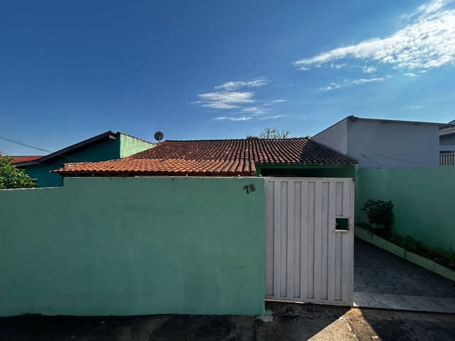 Foto do Casa - Oportunidade Única na Zona Norte! Casa com 3 quartos, quintal espaçoso e 200m² de terreno, ao lado da Av. Saul Elkind, perto de tudo que você precisa! | Londrina Cred Imóveis