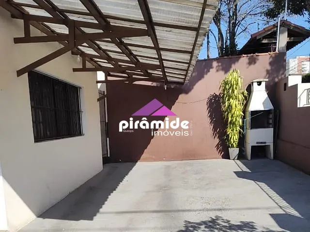 Casa com 300m² 5 quartos e 4 banheiros, à venda, no bairro Santana em São José dos Campos
