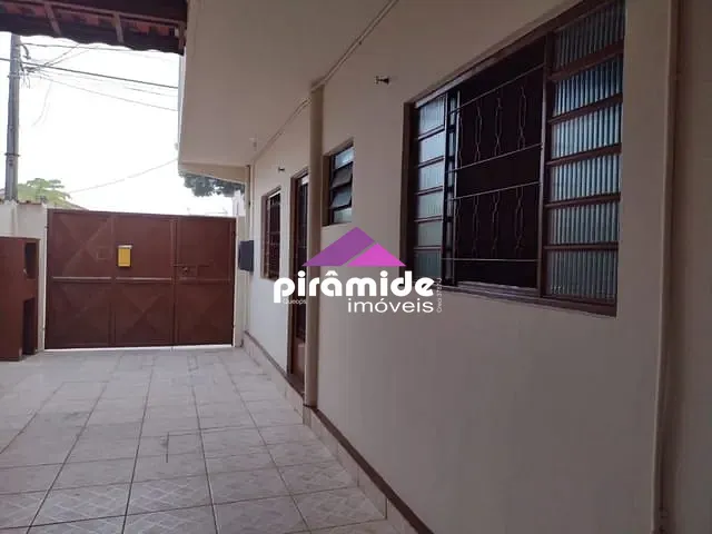 Casa com 300m² 5 quartos e 4 banheiros, à venda, no bairro Santana em São José dos Campos