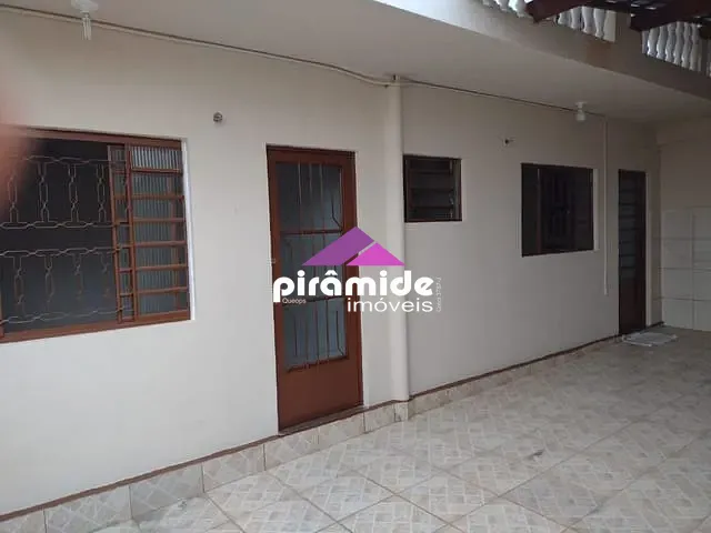 Casa com 300m² 5 quartos e 4 banheiros, à venda, no bairro Santana em São José dos Campos