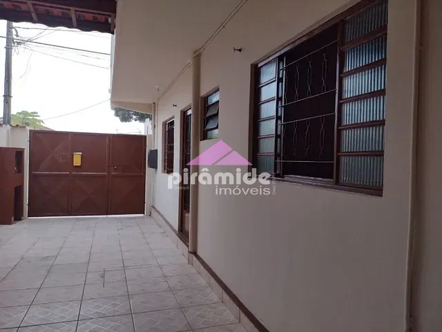 Casa com 300m² 5 quartos e 4 banheiros, à venda, no bairro Santana em São José dos Campos